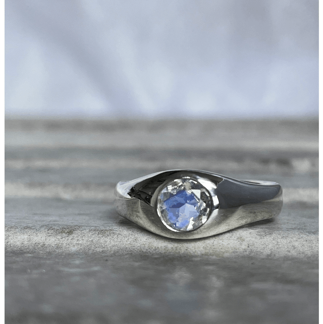 Curvy  Moonstone Ring