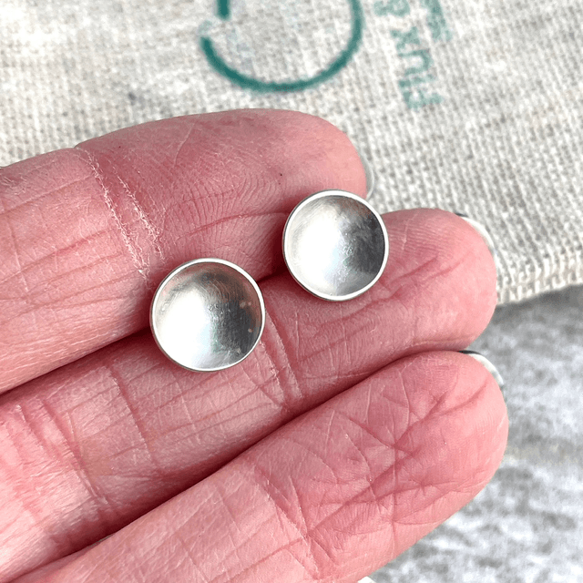 Curved Circle Stud Earrings 
