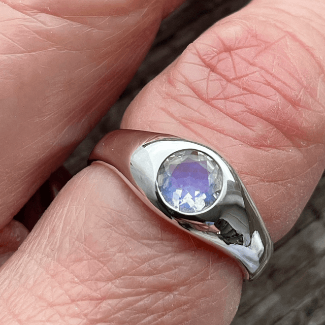 Curvy  Moonstone Ring