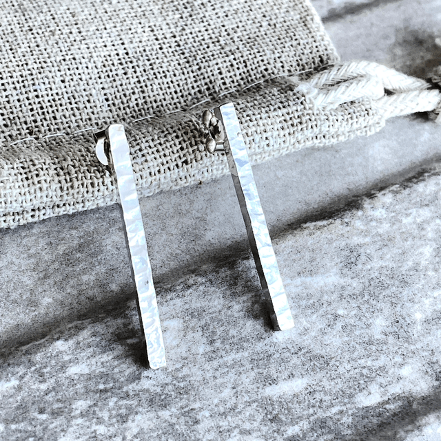 Large Hammer Texture Bar Studs