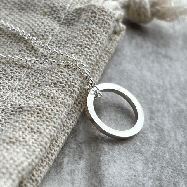 Minimal Silver Circle 
